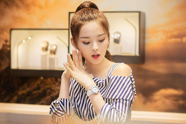 杨超越