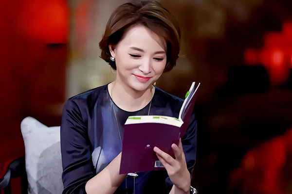 董卿个人资料简介及图片