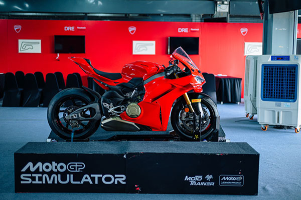 杜卡迪全新Panigale V4正式上市，重新定义高性能骑行时代