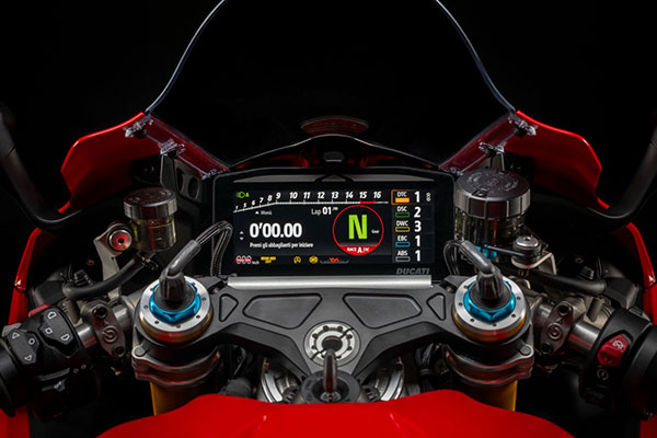 杜卡迪全新Panigale V4正式上市，重新定义高性能骑行时代