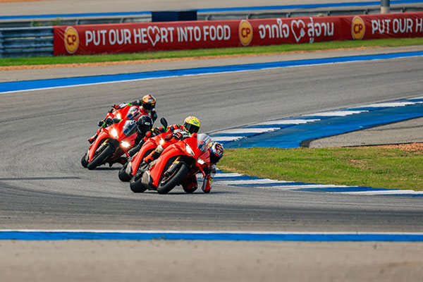 杜卡迪全新Panigale V4正式上市，重新定义高性能骑行时代