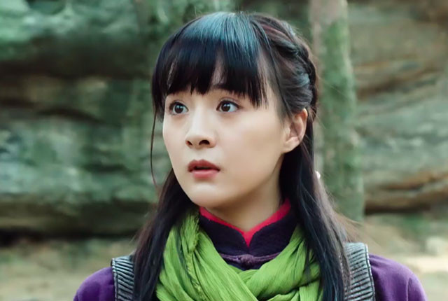 李依伊