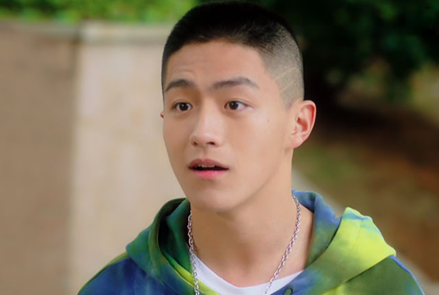 李卓钊