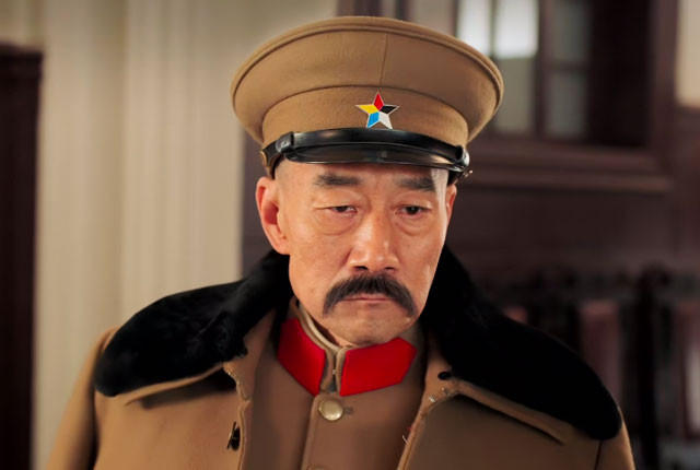 李雪健