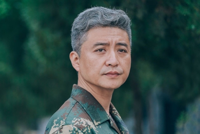 周炜个人资料简介