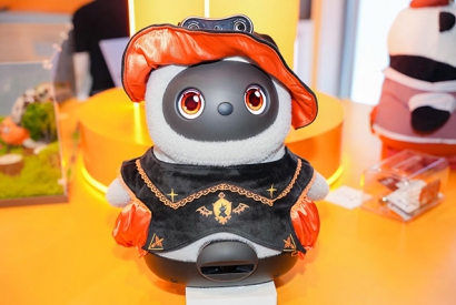 明星纷纷驻足体验migo机器人